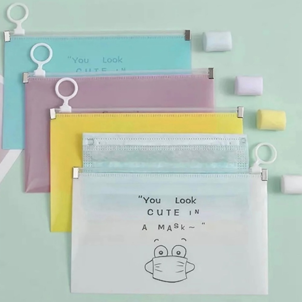 3x Face Mask Holder